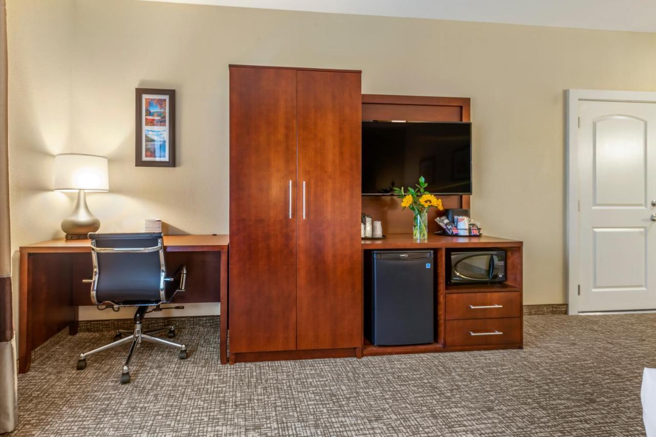 Comfort Inn Brewster Bagian luar foto