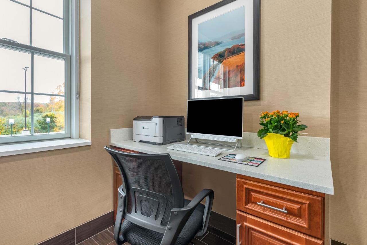 Comfort Inn Brewster Bagian luar foto